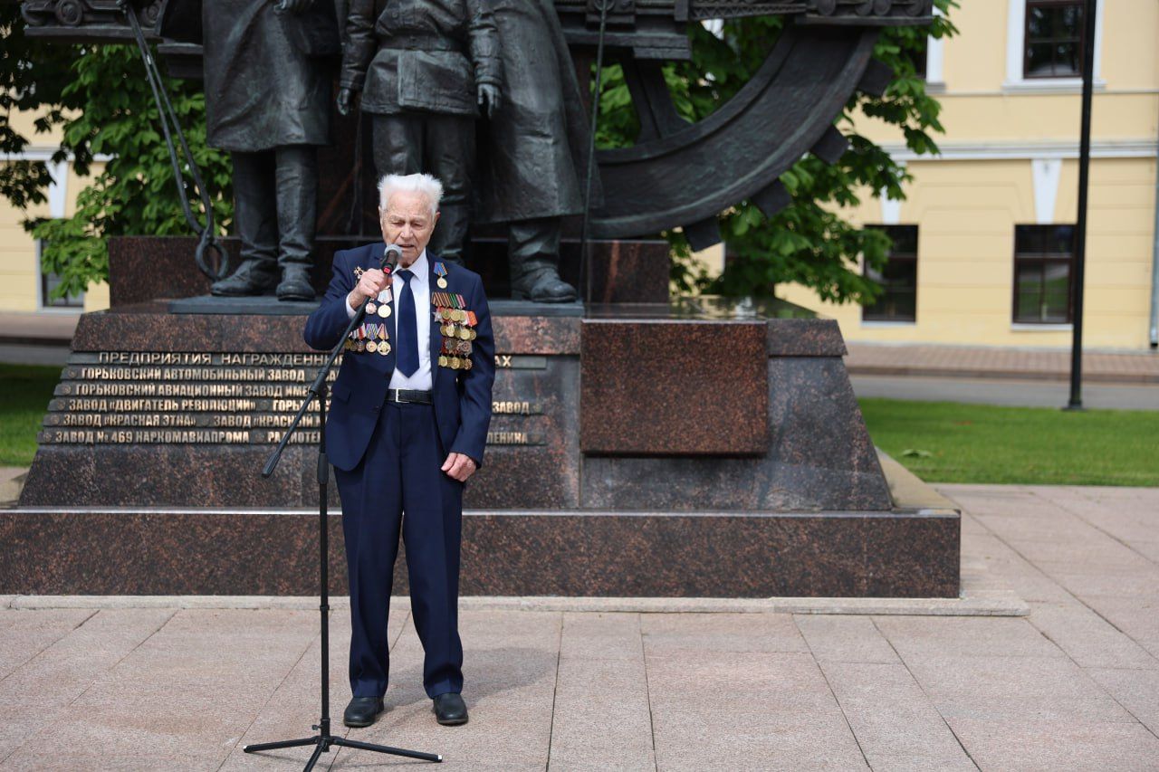 В Нижегородском кремле заложили капсулу с посланием для вскрытия в год 100-летия Победы В Нижегородском кремле заложили капсулу с посланием для вскрытия в год 100-летия Победы