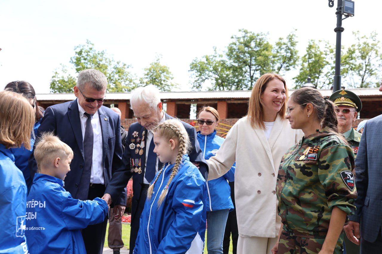 В Нижегородском кремле заложили капсулу с посланием для вскрытия в год 100-летия Победы В Нижегородском кремле заложили капсулу с посланием для вскрытия в год 100-летия Победы