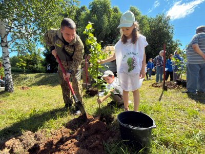 В День памяти и скорби в Кстовском районе Нижнего Новгорода высадили аллею из 30 лип В День памяти и скорби в Кстовском районе Нижнего Новгорода высадили аллею из 30 лип