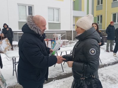 В Балахне 16 семей и трое детей-сирот получили ключи от новых квартир благодаря нацпроекту «Жилье и городская среда» В Балахне 16 семей и трое детей-сирот получили ключи от новых квартир благодаря нацпроекту «Жилье и городская среда»