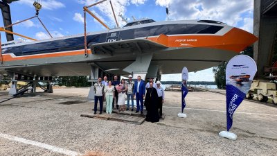 Максим Черкасов принял участие в спуске на воду восьмого пассажирского судна на подводных крыльях «Метеор-120Р»
