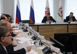 Петр Банников провел очередное заседание комиссии по противодействию коррупции Петр Банников провел очередное заседание комиссии по противодействию коррупции