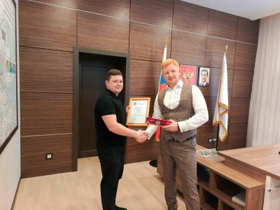 Водителя нижегородского автобуса №78 поощрили за оперативную помощь пассажиру