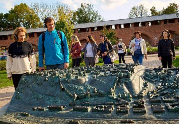 Нижегородцев и гостей региона приглашают на авторские экскурсии в рамках фестиваля «Путешествие в родной город» Нижегородцев и гостей региона приглашают на авторские экскурсии в рамках фестиваля «Путешествие в родной город»
