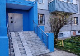 После вмешательства Нижгосконтроля управляющая компания отремонтировала аварийные крыльца на ул. Краснозвездной
