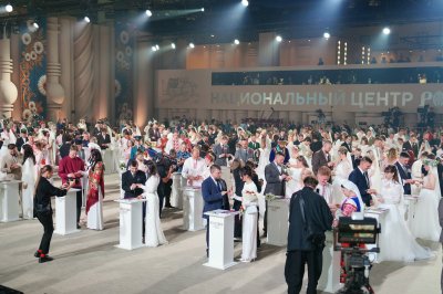  Нижегородские молодожены в числе 150 пар заключили брак на III Всероссийском свадебном фестивале «Россия. Соединяя сердца»