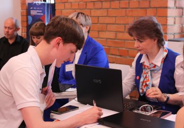 Более 2,8 тысячи молодых людей трудоустроено в 2025 году благодаря Нижегородскому кадровому центру  