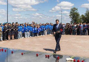 Глеб Никитин: «Для всей нашей страны это была невероятная трагедия, последствия которой мы переживаем до сих пор» Глеб Никитин: «Для всей нашей страны это была невероятная трагедия, последствия которой мы переживаем до сих пор»