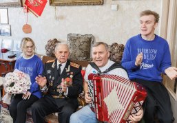 Нижегородские волонтеры Победы поздравляют ветеранов Великой Отечественной войны с наступающим Днём защитника Отечества Нижегородские волонтеры Победы поздравляют ветеранов Великой Отечественной войны с наступающим Днём защитника Отечества