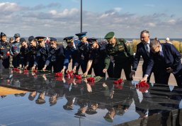 В Нижегородском кремле прошла акция, посвящённая Дню солидарности в борьбе с терроризмом В Нижегородском кремле прошла акция, посвящённая Дню солидарности в борьбе с терроризмом