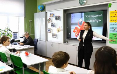 Мелодии, посвященные сразу трем праздникам, прозвучат в нижегородских школах вместо звонков в ноябре