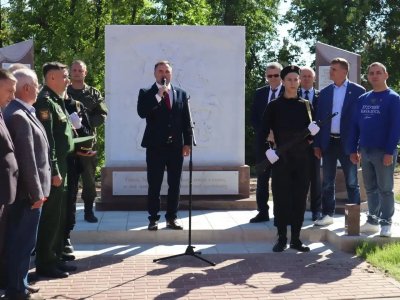 В Красных Баках торжественно открыли Аллею Славы, посвящённую героям СВО В Красных Баках торжественно открыли Аллею Славы, посвящённую героям СВО