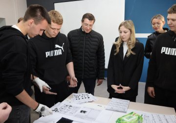 Глеб Никитин оценил работу трех нижегородских техникумов в день 85-летия системы профессионального образования