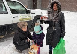 Более 2,5 тысячи семей в трудной ситуации получили помощь специалистов мобильных бригад «Дети в семье» в 2025 году