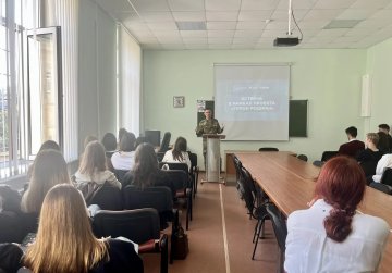 В День знаний в Нижегородской области прошли уроки мужества с участниками СВО для школьников и студентов В День знаний в Нижегородской области прошли уроки мужества с участниками СВО для школьников и студентов