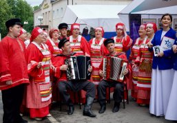 Семь муниципалитетов Нижегородской области объединил «Межнациональный хоровод традиций» в Семёнове Семь муниципалитетов Нижегородской области объединил «Межнациональный хоровод традиций» в Семёнове
