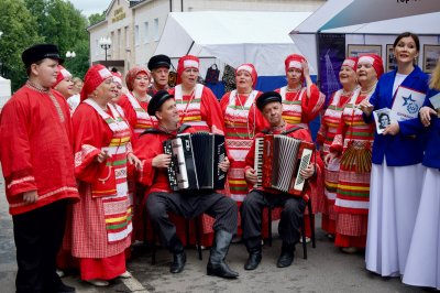 Семь муниципалитетов Нижегородской области объединил «Межнациональный хоровод традиций» в Семёнове Семь муниципалитетов Нижегородской области объединил «Межнациональный хоровод традиций» в Семёнове