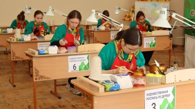 В Семенове проводится заключительный этап Всероссийского чемпионата «Профессионалы» по компетенции «Художественная роспись по дереву»