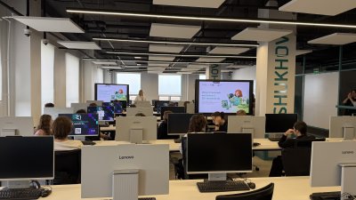 Нижегородским школьникам рассказали о принципах работы ИИ и 3D-технологий на «Уроке цифры»