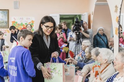 Нижегородские волонтеры организовали для жителей домов-интернатов концерты ко Дню пожилых людей Нижегородские волонтеры организовали для жителей домов-интернатов концерты ко Дню пожилых людей