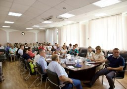 Более 30 предпринимателей приняли участие в круглом столе по правовым, финансовым и кадровым вопросам в Ковернине