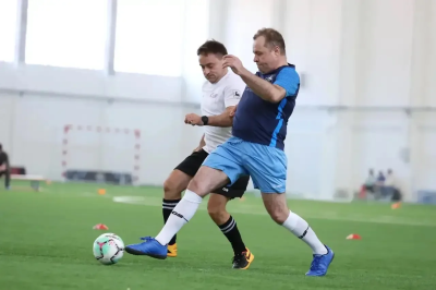 Команда правительства региона сыграла товарищеский футбольный матч с участниками программы «Герои. Нижегородская область»