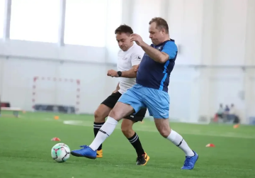 Команда правительства региона сыграла товарищеский футбольный матч с участниками программы «Герои. Нижегородская область»