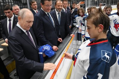 Владимир Путин посетил новый спортивный комплекс Volga Арена на Стрелке в Нижнем Новгороде