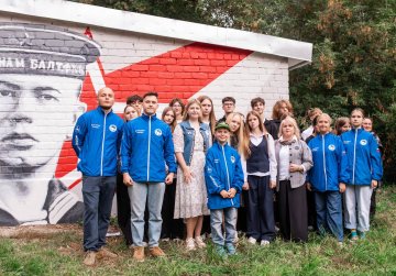 В Нижнем Новгороде открыли граффити в память о Герое Советского Союза Евгении Никонове В Нижнем Новгороде открыли граффити в память о Герое Советского Союза Евгении Никонове