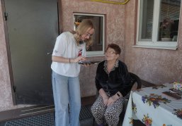 Волонтеры нижегородского Дома народного единства помогли жителям ДНР проголосовать за объекты благоустройства