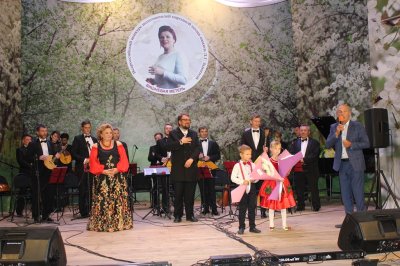 В поселке Бутурлино 23 и 24 мая пройдет XIII Всероссийский конкурс «Вишнёвая метель» памяти Людмилы Зыкиной