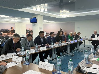 Делегация дорожно-строительной отрасли Республики Беларусь прибыла в Нижний Новгород для расширения бизнес-контактов Делегация дорожно-строительной отрасли Республики Беларусь прибыла в Нижний Новгород для расширения бизнес-контактов