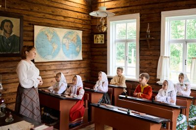 В селе Львовка после реставрации и обновления экспозиции открылась церковно-приходская школа В селе Львовка после реставрации и обновления экспозиции открылась церковно-приходская школа