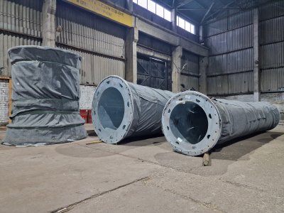 Первые опоры для канатной дороги через Оку доставлены в Нижний Новгород