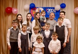 Матери 12 детей из Лукояновского округа Наталии Склянчук присвоено высшее звание Российской Федерации – «Мать-героиня» Матери 12 детей из Лукояновского округа Наталии Склянчук присвоено высшее звание Российской Федерации – «Мать-героиня»