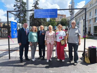 Уличная фотовыставка «Нижегородские женщины – гордость поколений» открылась на Большой Покровской