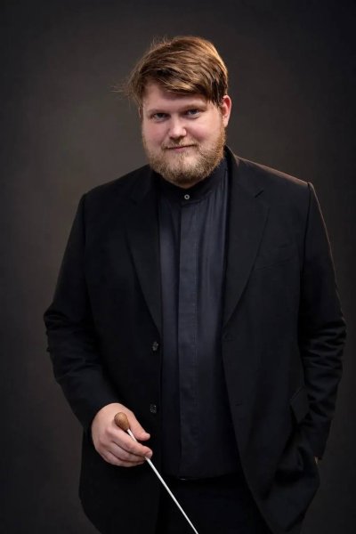 Назначен новый главный дирижер Академического симфонического оркестра Нижегородской филармонии Назначен новый главный дирижер Академического симфонического оркестра Нижегородской филармонии