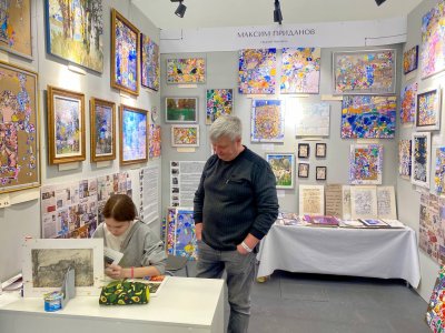 Победители международного конкурса «Нижний в красках» посетили мастер-класс по живописи на выставке «АРТ МИР»