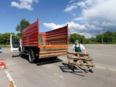 В Нижнем Новгороде прошел конкурс профессионального мастерства среди водителей мусоровозов В Нижнем Новгороде прошел конкурс профессионального мастерства среди водителей мусоровозов