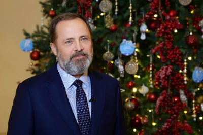 Игорь Комаров поздравил жителей Приволжского федерального округа с наступающим Новым годом и Рождеством Игорь Комаров поздравил жителей Приволжского федерального округа с наступающим Новым годом и Рождеством