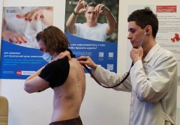 «При курении вейпов поражение бронхолёгочной ткани происходит уже через 3-5 месяцев», – врач-пульмонолог Василий Федотов