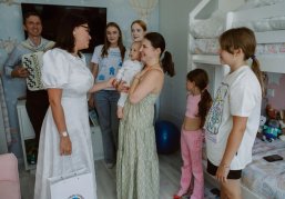 Волонтёры Победы поздравили многодетные семьи Нижегородской области с Днём семьи, любви и верности Волонтёры Победы поздравили многодетные семьи Нижегородской области с Днём семьи, любви и верности