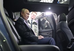 Владимир Путин посетил предприятия нижегородского автомобильного кластера