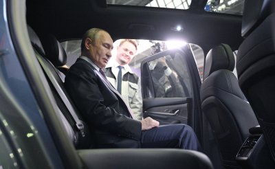 Владимир Путин посетил предприятия нижегородского автомобильного кластера