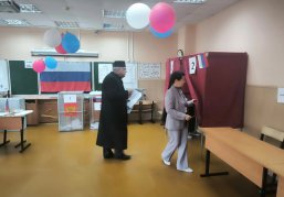 Председатель ДУМНО Гаяз-Хазрат Закиров принял участие в голосовании на избирательном участке Председатель ДУМНО Гаяз-Хазрат Закиров принял участие в голосовании на избирательном участке