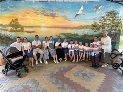 Многодетная мать Ольга Ганичева из Нижегородской области удостоена звания «Мать-героиня» Многодетная мать Ольга Ганичева из Нижегородской области удостоена звания «Мать-героиня»