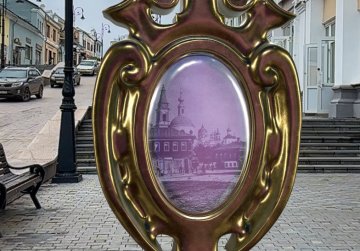 В Арзамасе участники фестиваля дополненной реальности создали цифровой слой улицы Гостиный ряд В Арзамасе участники фестиваля дополненной реальности создали цифровой слой улицы Гостиный ряд