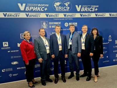 Делегация Нижегородской области принимает участие в форуме стран БРИКС в Санкт-Петербурге Делегация Нижегородской области принимает участие в форуме стран БРИКС в Санкт-Петербурге