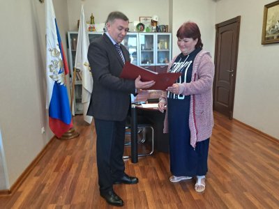 Нижегородское Минимущество вручило тысячный жилищный сертификат для многодетных семей Нижегородское Минимущество вручило тысячный жилищный сертификат для многодетных семей