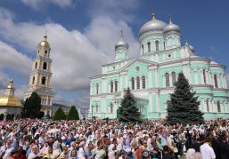 Святейший Патриарх Кирилл совершил Литургию в Серафимо-Дивеевском монастыре в день памяти преподобного Серафима Саровского Святейший Патриарх Кирилл совершил Литургию в Серафимо-Дивеевском монастыре в день памяти преподобного Серафима Саровского